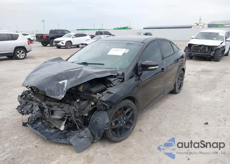 2016 Ford Focus Se z USA, uszkodzony, nr VIN 1FADP3F27GL286127